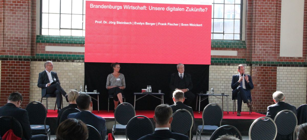 Podiumsdiskussion mit Frank Fischer (Mittelstand Digital) und Wirtschaftsminister Jörg Steinbach