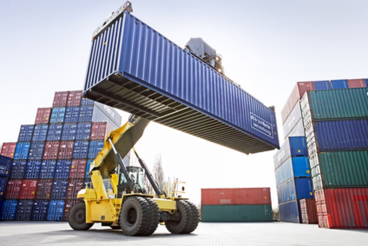 Containerverladung internationaler Warenverkehr