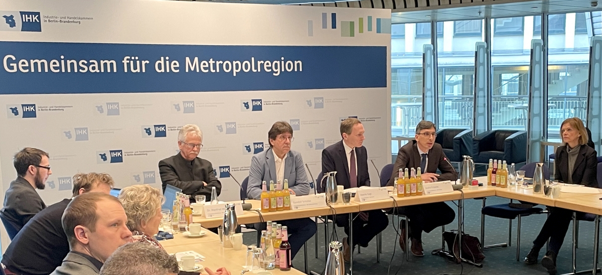 Die Vertreter der Brandenburger und Berliner IHKs bei der Pressekonferenz zur Konjunkturumfrage